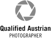 Firmenlogo Qualified Austrian Photographer – Kunde von New Age Fotografie